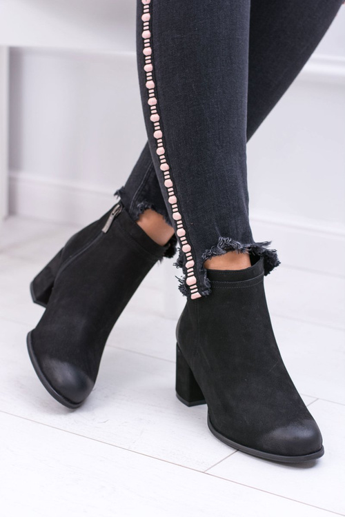 Чорні жіночі шкіряні чоботи на шпильці Ніколь