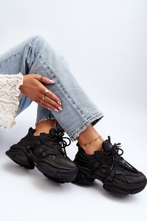 Жіночі кросівки на масивній підошві чорні Windamella