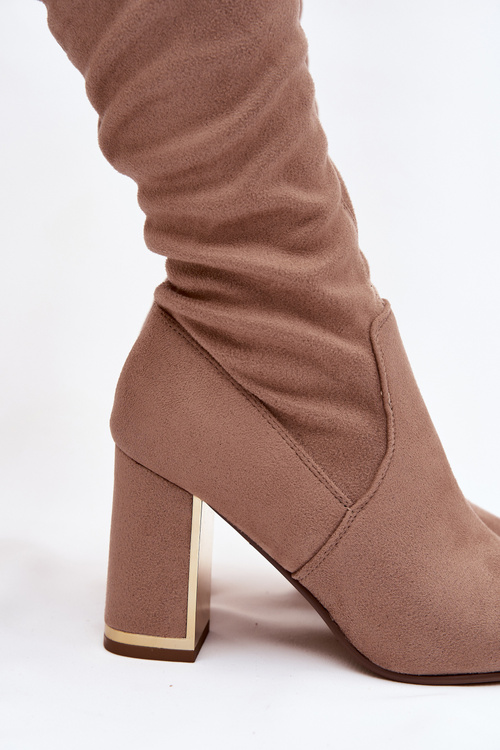 Жіночі еко замшеві чоботи через коліно на підборах темно бежеві Thamine