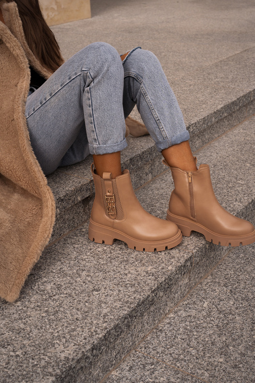 Теплі жіночі черевики Екошкіра з золотистим декором Бежеві еривіани