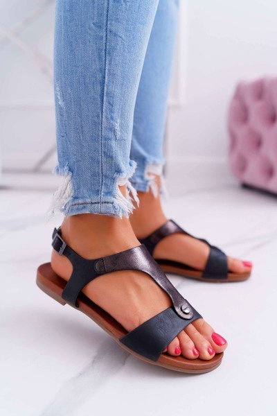 Жіночі сандалі на плоскій підошві чорні Verner