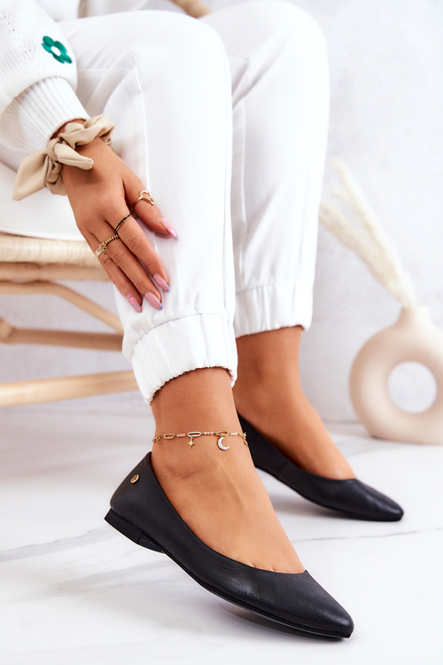 Жіночі шкіряні балетки Maciejka Black 04100-01