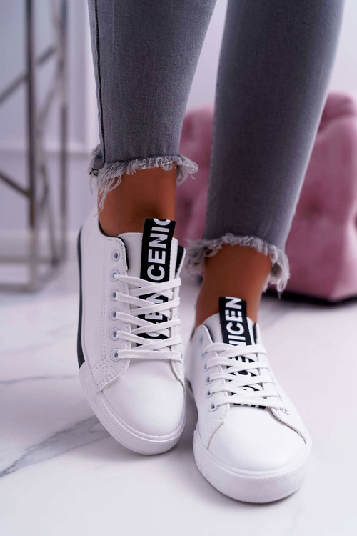 Жіночі кросівки білий чорний ремінь Nigrid