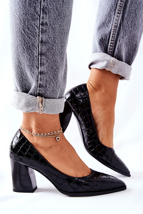 Жіночі шкіряні човники чорного кольору