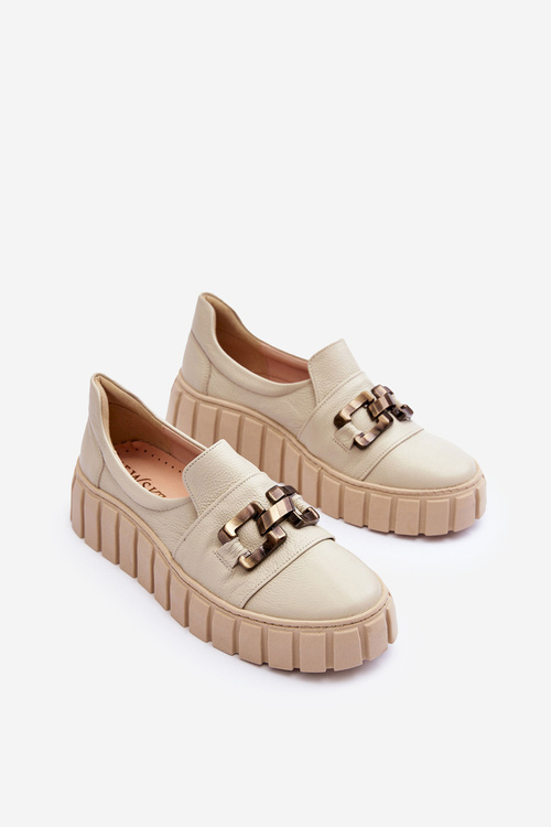 Жіночі шкіряні туфлі на платформі з декором бежеві Lewski 3398