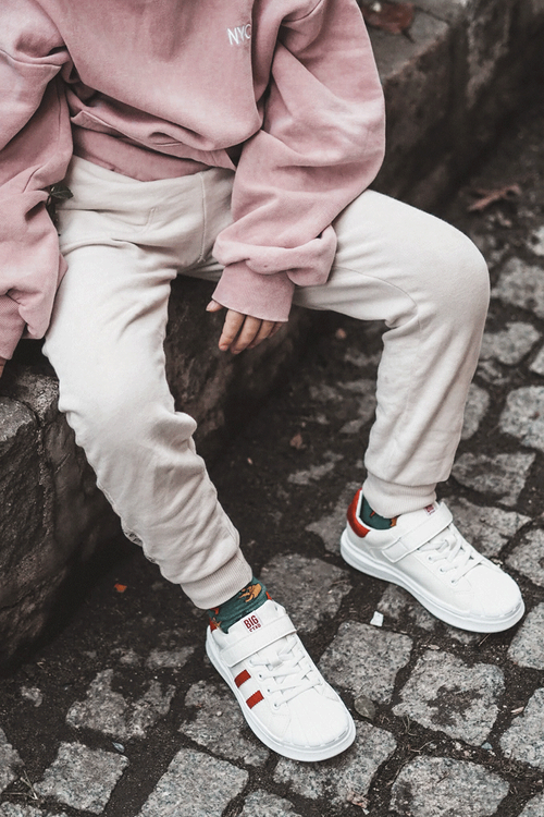 Дитяче спортивне взуття Big Star на липучці біле GG374020