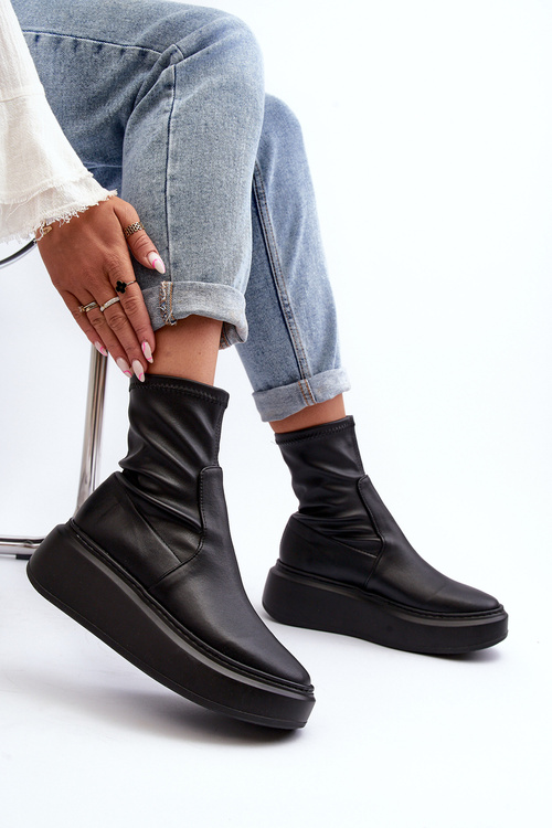 Чорні шкіряні жіночі черевики Zazoo 3395 на масивній платформі