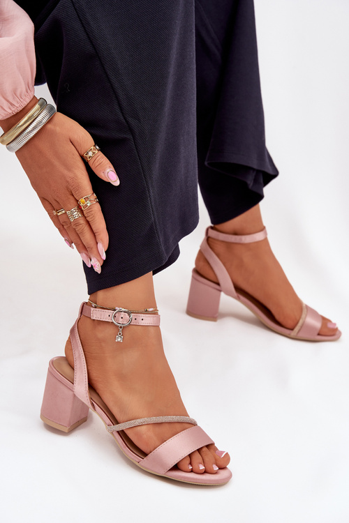 Жіночі Сандалі На Каблуку З Цирконіями Vinceza 20268 Бежеві