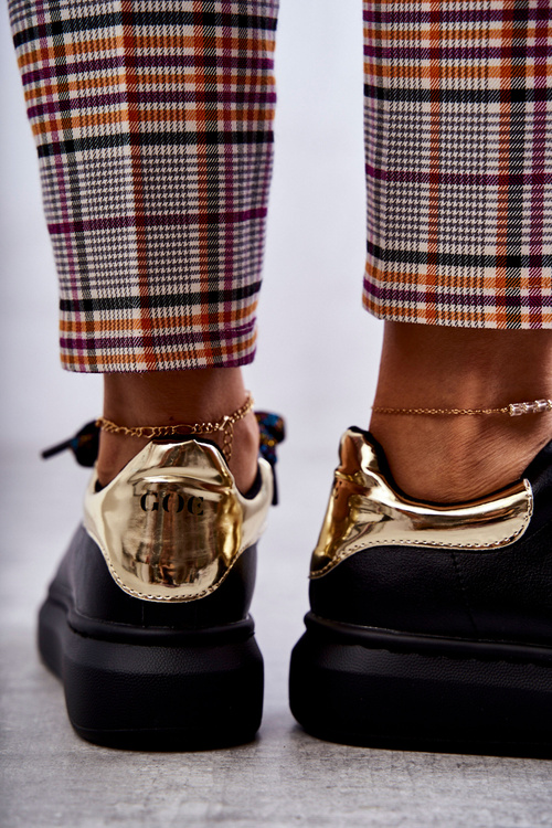 Жіноче спортивне взуття GOE KK2N4073 чорний