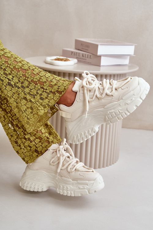 Жіночі кросівки на масивній підошві світло-бежевого кольору Nevela