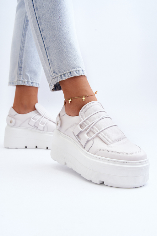 Жіночі шкіряні кросівки Zazoo 1833 на масивній підошві білі