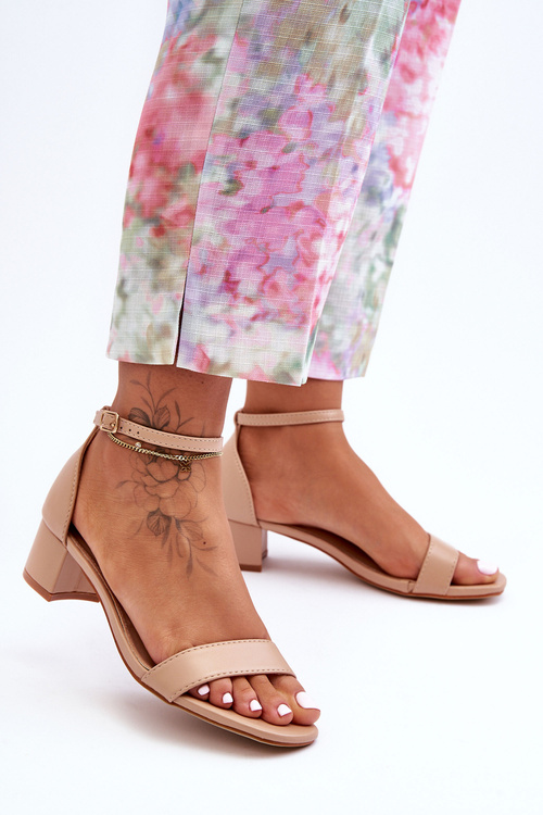 Гладкі бежеві шкіряні босоніжки на підборах Inspire Me!