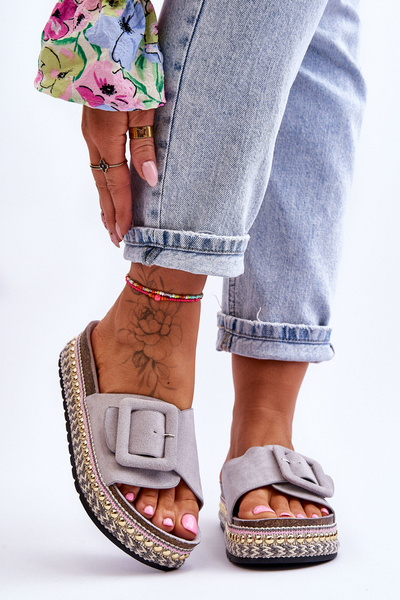 Жіночі босоніжки на декорованій платформі сірі Джойс