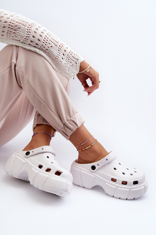 Жіночі поролонові шльопанці білі Ilariana