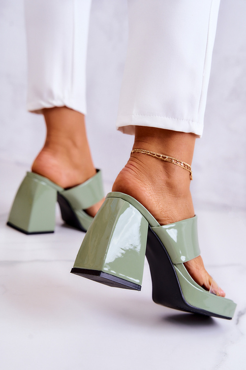 Лаковані тапочки на барі Зелений Сіетл