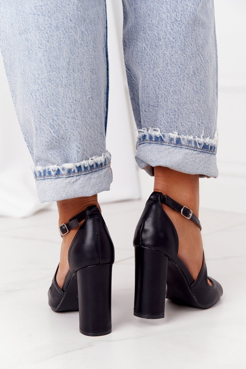 Елегантні босоніжки на блочному каблуці чорні Jemma
