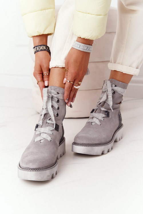 Замшеві ажурні чоботи Maciejka сірі 05033-03