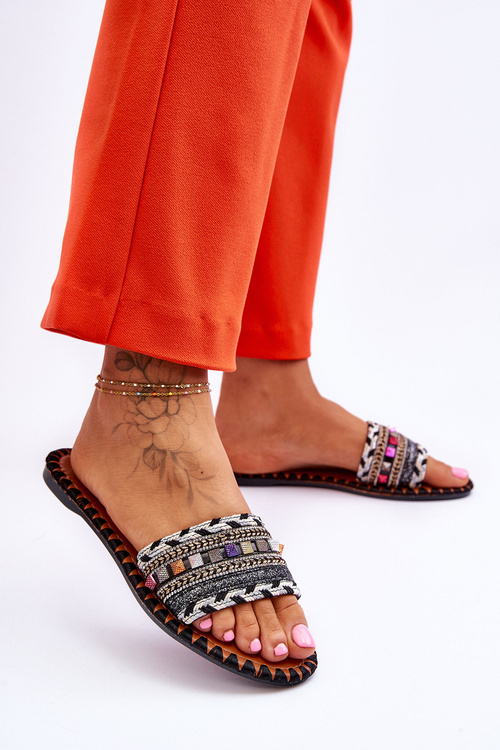 Жіночі тапочки з прикрасами Bellisa Black