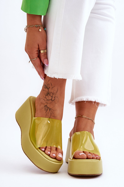 Жіночі прозорі тапочки на танкетці Світло-зелені Eliane