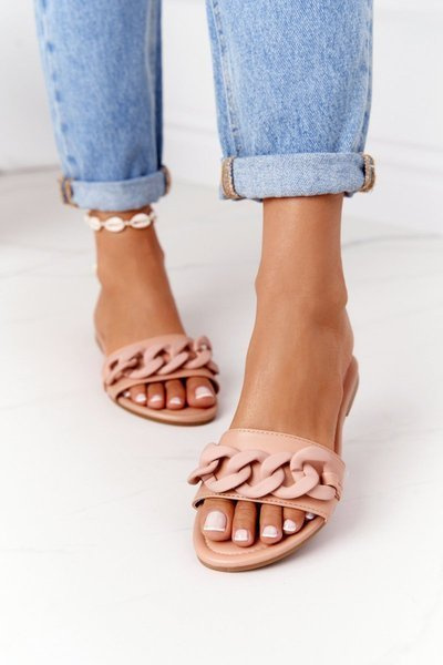 Шкіряні тапочки з верблюдом на ланцюжку крок за кроком