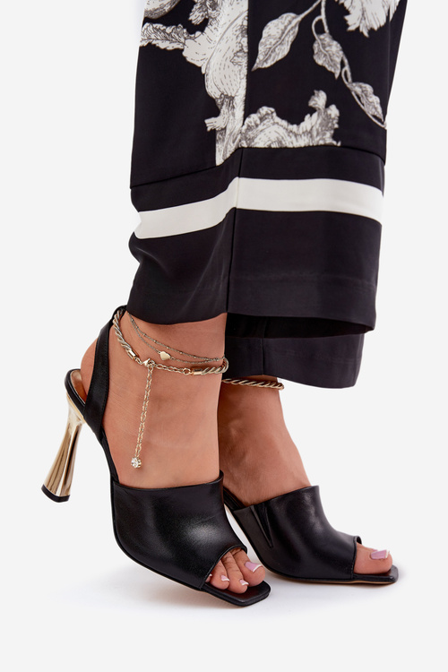 Шкіряні босоніжки на підборах з декоративним браслетом CheBello 4440 чорні