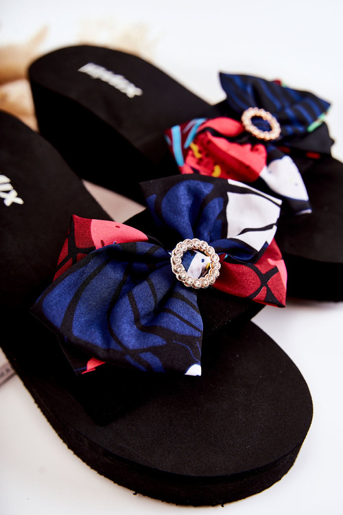 Жіночі поролонові тапочки на танкетці Чорні Silana