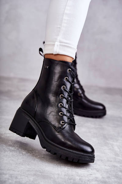 Жіночі теплі черевики на високому каблуці чорні Grethe