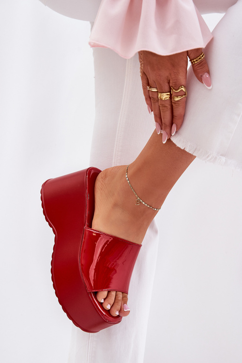 Лаковані Жіночі Сандалі На Платформі І Танкетці Червоні Nellevia