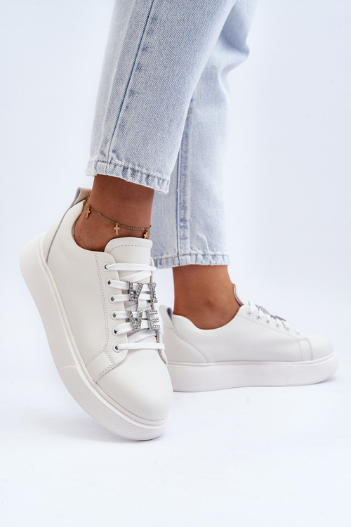 Жіночі шкіряні кросівки з декором білі Dysuria