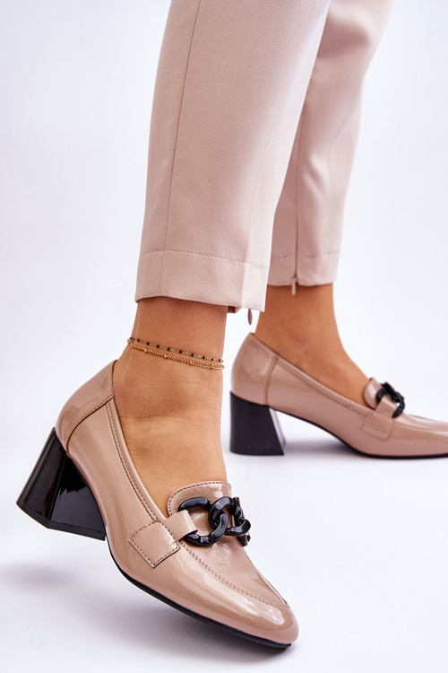 Лаковані ланцюгові насоси Beige Keilani