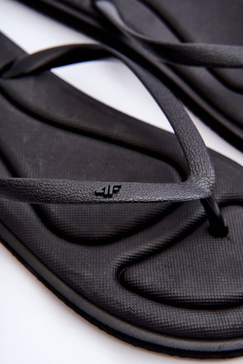 Жіночі класичні шльопанці 4F 4FSS23FFLIF067-20S чорні