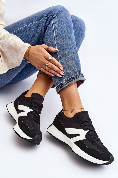 Жіноче чорне спортивне взуття Chloette