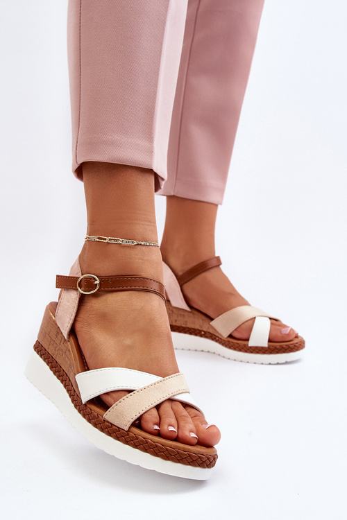 Бежеві босоніжки на танкетці з ремінцями Kioda