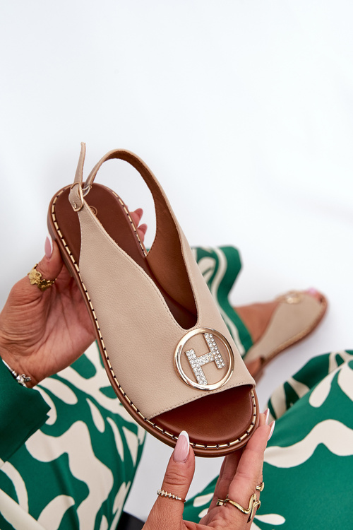 Плоскі елегантні сандалі з прикрасою бежеві Iseliria