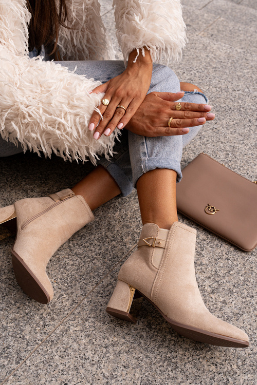 Жіночі ботильйони на блискавці еко замша світло-бежева Bonucci