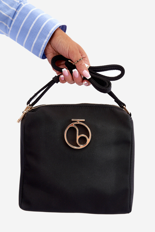 Чорна сумка через плече NOBO BAGP220-K020
