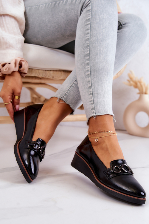 Лаковані туфлі на танкетці Black Melodies