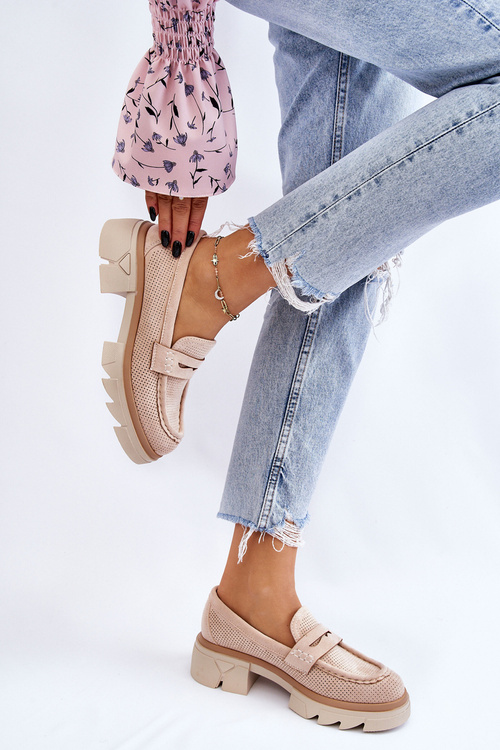 Жіночі лофери на підборах бежеві Fletcher