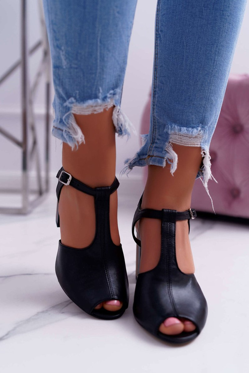 Шкіряні жіночі босоніжки Maciejka Black 04117