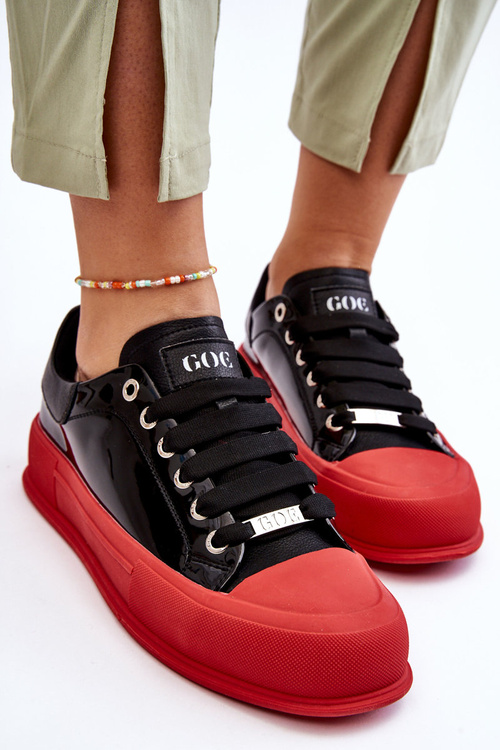 Жіночі лаковані кросівки на платформі GOE LL2N4021 чорно-червоні