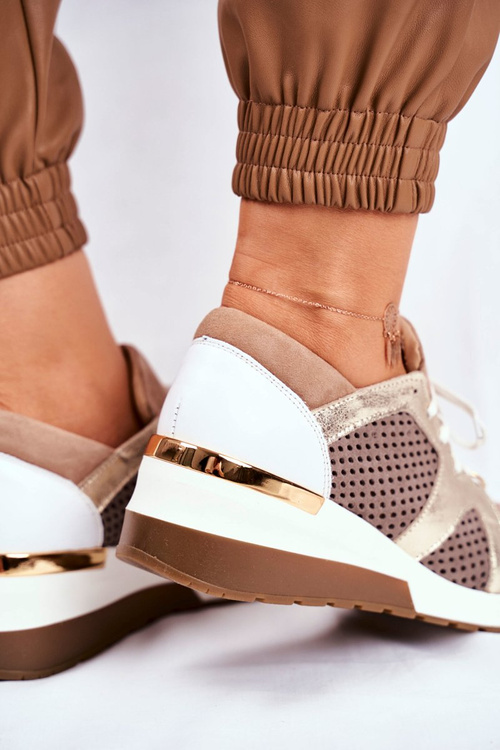 Бежеві шкіряні кросівки на танкетці Nicole 2562