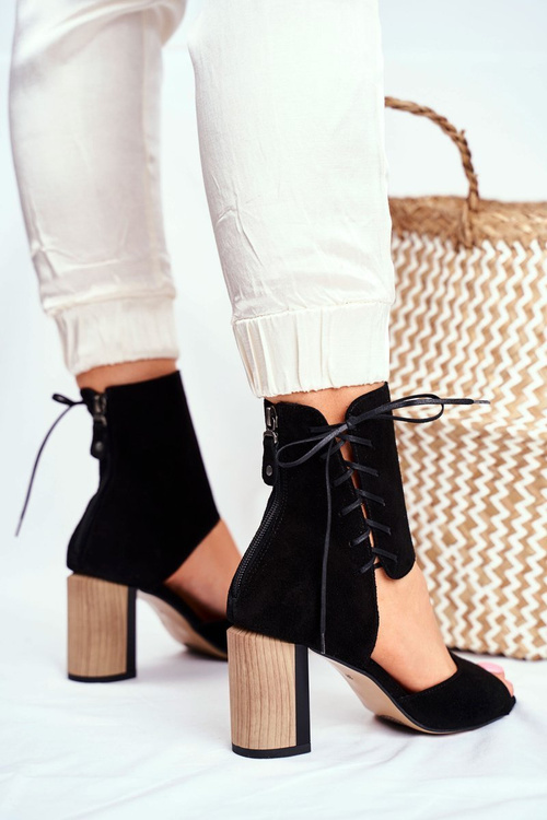 Жіночі босоніжки на високому каблуці Maciejka Leather Black 04122-01