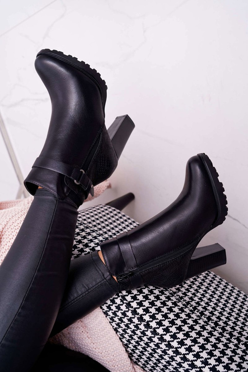 Жіночі чоботи на шпильці з підігрівом Black Devin