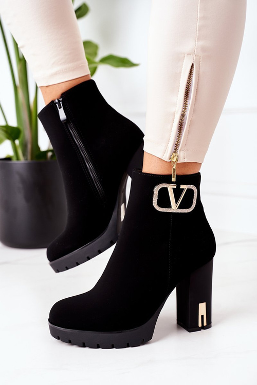 Чоботи утеплені на блочному каблуці Чорні Чудові