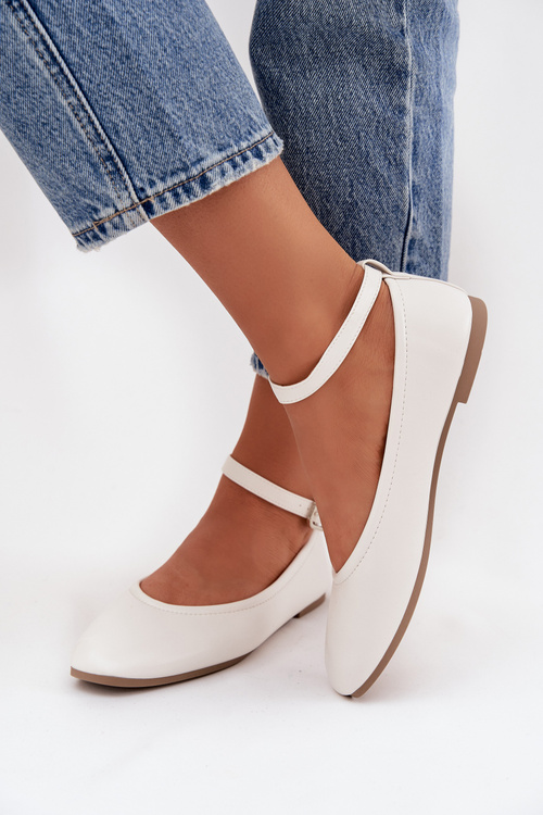 Жіночі балетки з ремінцем і застібкою білі Janelor