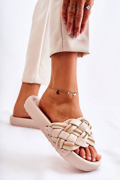 Жіночі шкіряні тапочки на ланцюжку бежеві Soline