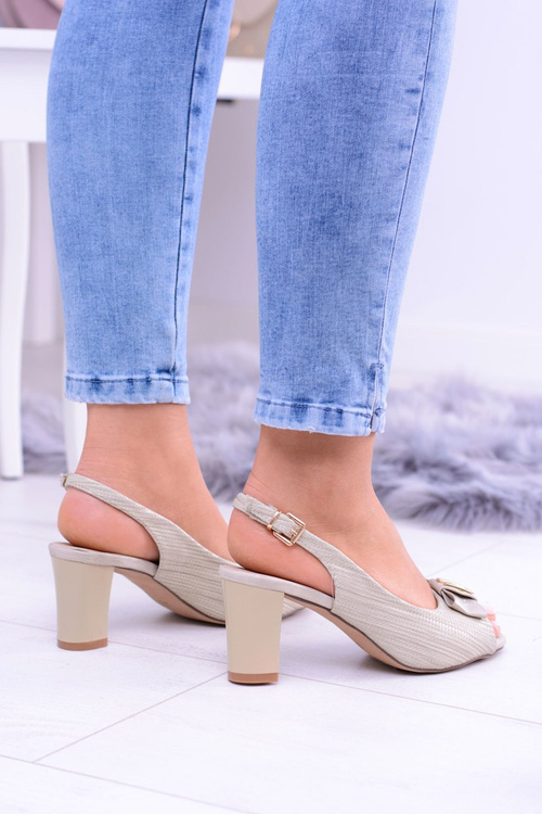 Золоті босоніжки на шпильці Maresgo