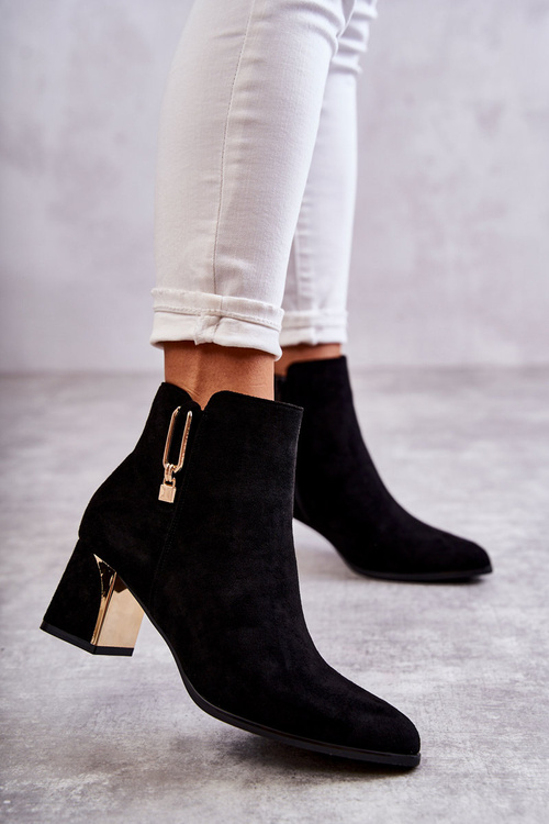 замшеві чоботи на пості з декором Black Erine