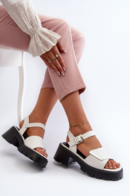 Жіночі босоніжки з еко шкіри на високих підборах і платформі Vinceza 36257 Білі