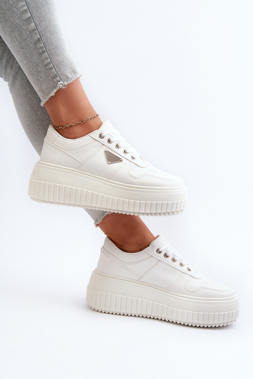Жіночі кросівки з еко шкіри на масивній платформі білі Chrisstin
